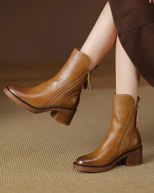 Maison Argent™ | Botte en cuir noire avec un talon confortable, élégante et intemporelle
