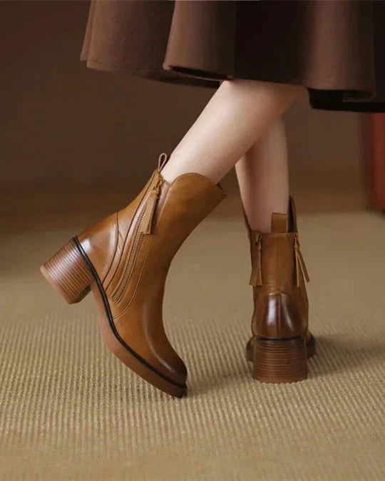 Maison Argent™ | Botte en cuir noire avec un talon confortable, élégante et intemporelle