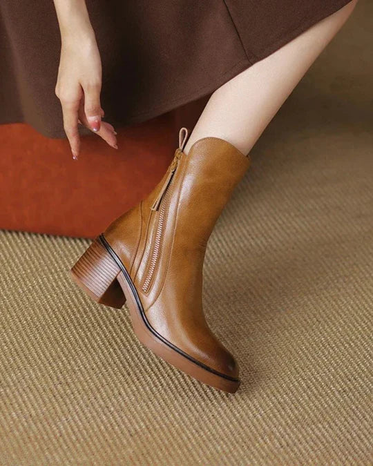 Maison Argent™ | Botte en cuir noire avec un talon confortable, élégante et intemporelle